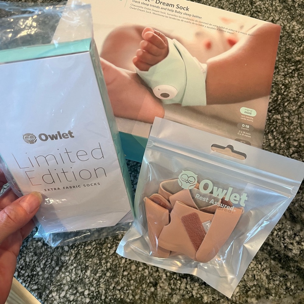 Owlet Dream Sock plus extras